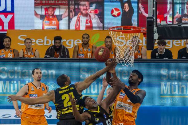 刘炜被替换 刘炜被替换