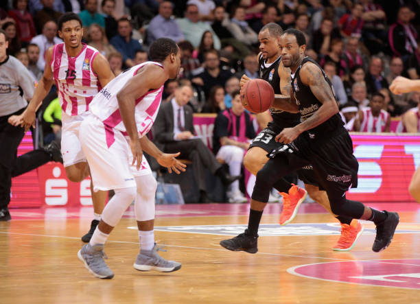 中锋的冲击 中锋的冲击